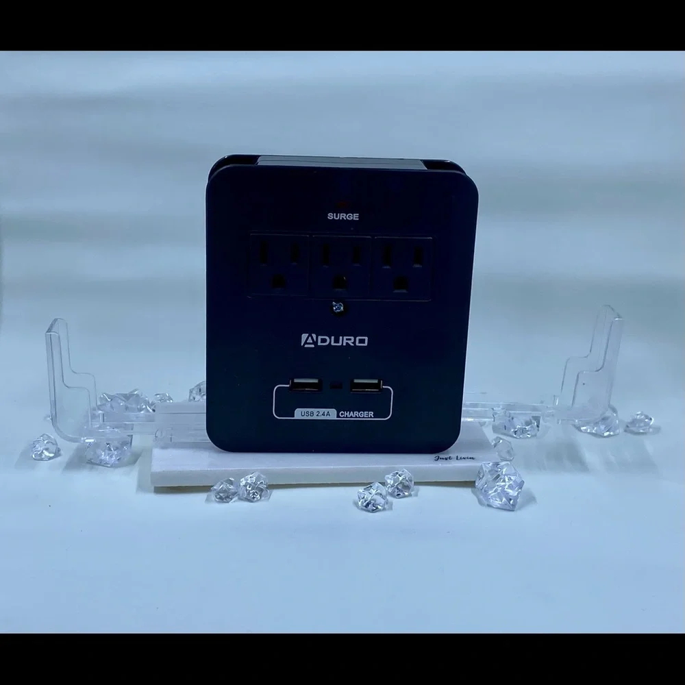 🎀 Surge Multi Charging Station
